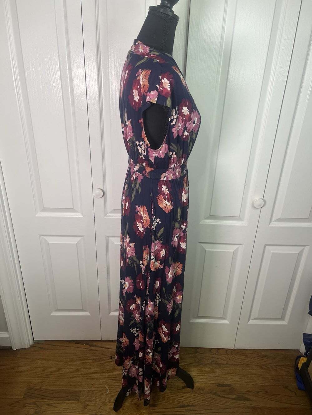 Isabel Maternity Nursing Navy Floral Faux Wrap Maxi Dress Sz M Smocked Cap Sleev - Picture 6 of 10